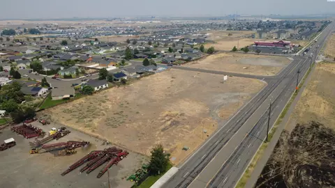 2703 E A St, Pasco, WA photo 2