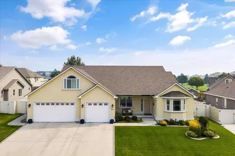 511 S Hawaii St, Kennewick, WA 99336