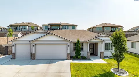 7025 Collins Rd, West Richland, WA 99353