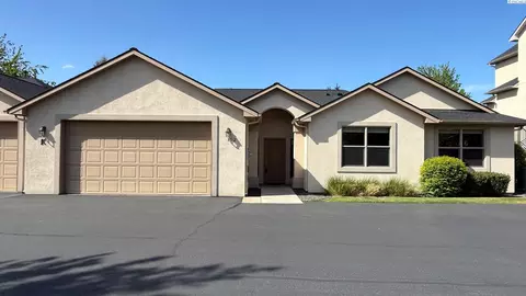 3710 Canyon Lakes Dr K-102, Kennewick, WA 99337