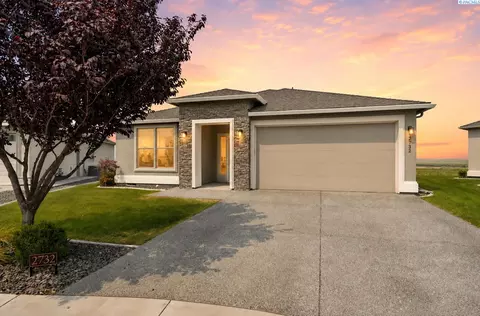 2732 Torrey Pines Way, Richland, WA 99354