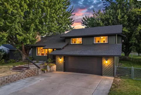 500 Meadows Dr S, Richland, WA 99352
