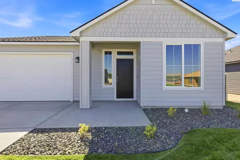1205 18th St, Benton City, WA 99320