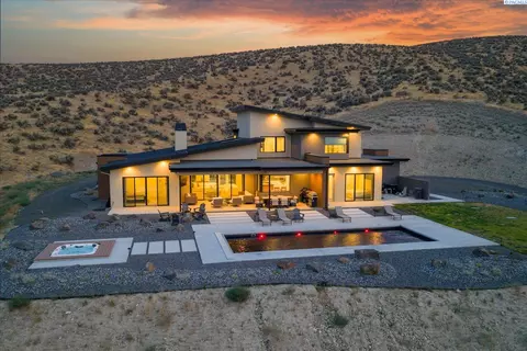 73723 Homestead Rd, Kennewick, WA 99338