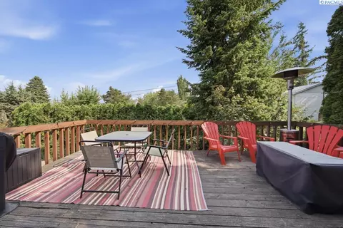 Exterior - 445-447 NW North St, Pullman, WA 99163 photo 1 of 3