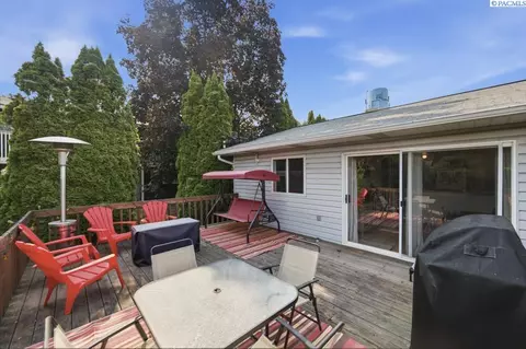 Exterior - 445-447 NW North St, Pullman, WA 99163 photo 2 of 3