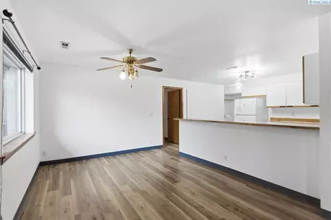 Living - 445-447 NW North St, Pullman, WA 99163 photo 3 of 6