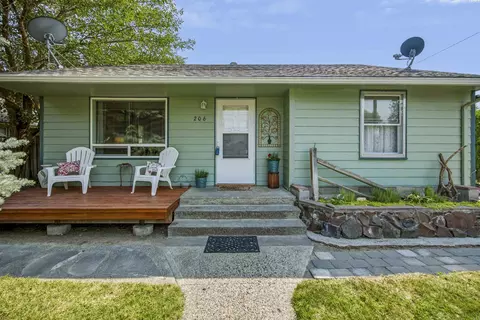 206 E 14th Ave, Kennewick, WA 99337