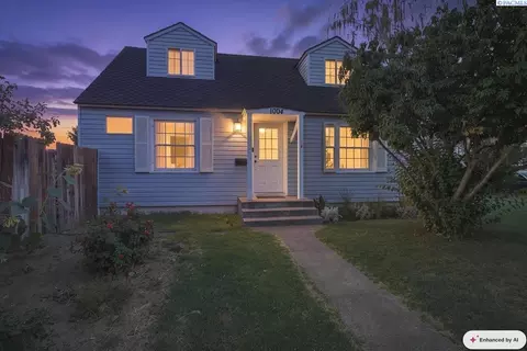 1004 W Henry St, Pasco, WA 99301