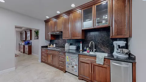 Kitchen - 139 Grand Ave, Pullman, WA 99163 photo 3 of 6