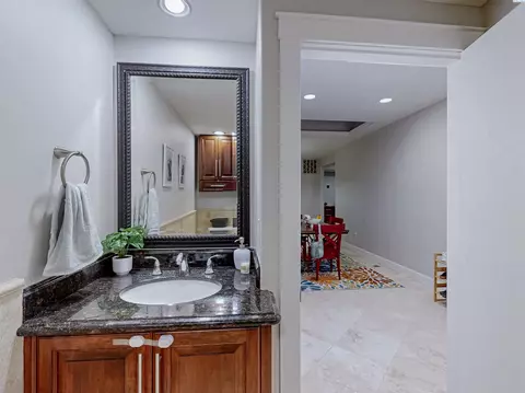 Bath - 139 Grand Ave, Pullman, WA 99163 photo 2 of 7