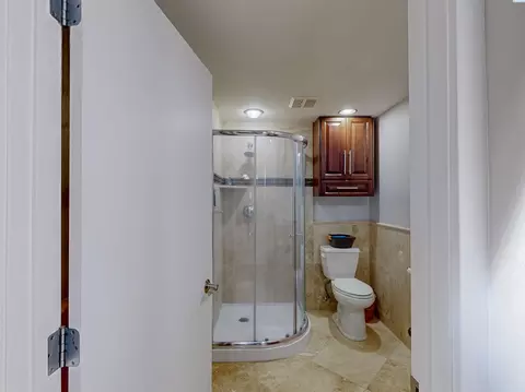 Bath - 139 Grand Ave, Pullman, WA 99163 photo 1 of 7