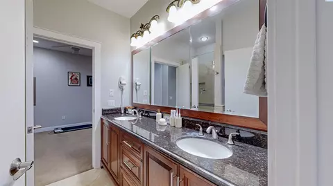 Bath - 139 Grand Ave, Pullman, WA 99163 photo 3 of 7