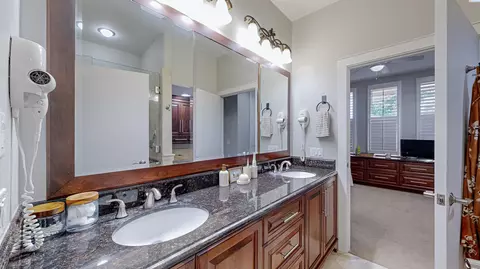 Bath - 139 Grand Ave, Pullman, WA 99163 photo 4 of 7