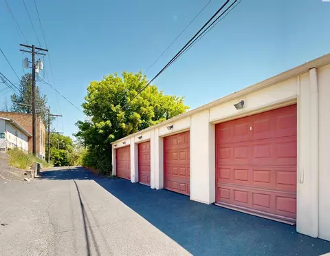 Exterior - 139 Grand Ave, Pullman, WA 99163 photo 1 of 1