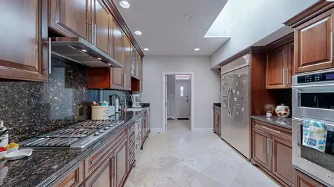 Kitchen - 139 Grand Ave, Pullman, WA 99163 photo 1 of 6