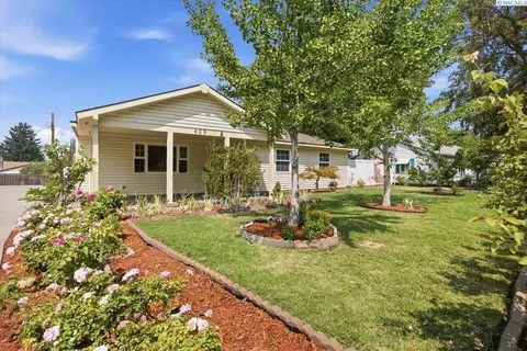 609 Basswood Ave, Richland, WA 99352