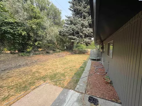 Exterior - 320 SE Nebraska, Pullman, WA 99163 photo 4 of 5