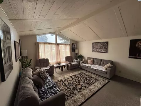 Living - 320 SE Nebraska, Pullman, WA 99163 photo 1 of 2
