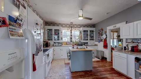 Kitchen - 307 C St, Endicott, WA 99125 photo 3 of 3