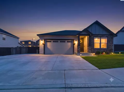 7889 Blanchard Lp, West Richland, WA 99353