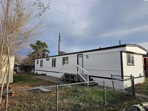 1421 S Cedar St #8, Kennewick, WA 99337