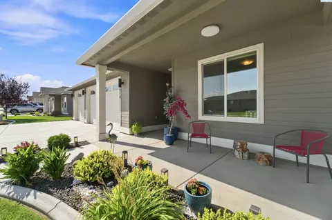 4914 White Dr, Richland, WA 99352