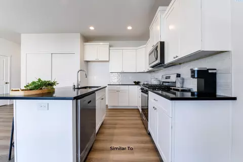 7513 Grapevine Ct, West Richland, WA 99353