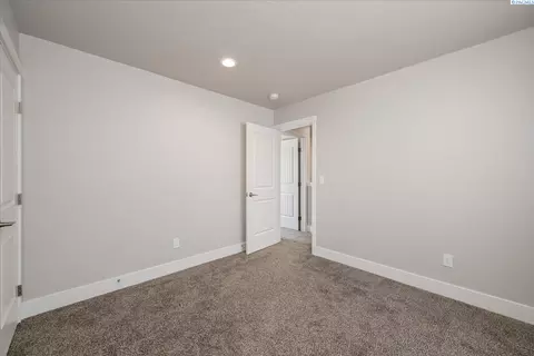 Bedroom - 2901 66th Pl, Pasco, WA 99301 photo 2 of 4