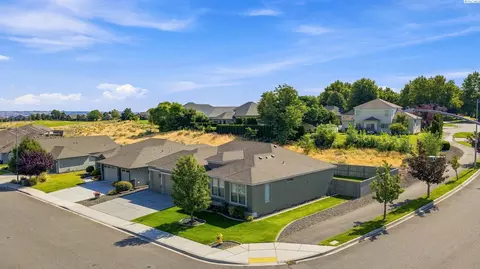 View/Area - 2640 Grayhawk Loop, Richland, WA 99354 photo 2 of 6