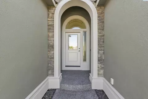 Entry Way - 2640 Grayhawk Loop, Richland, WA 99354 photo 1 of 2