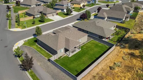 View/Area - 2640 Grayhawk Loop, Richland, WA 99354 photo 3 of 6