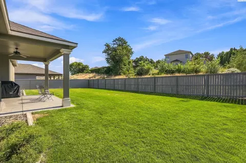 Exterior - 2640 Grayhawk Loop, Richland, WA 99354 photo 6 of 9