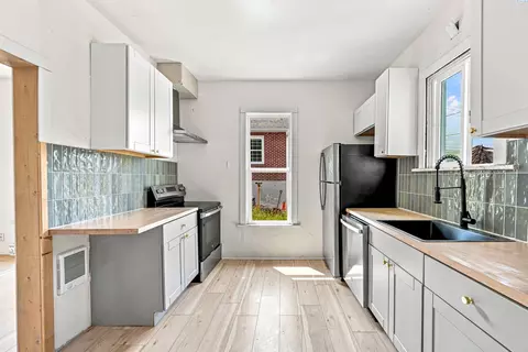 Kitchen - 225 SE Spring St, Pullman, WA 99163 photo 1 of 3