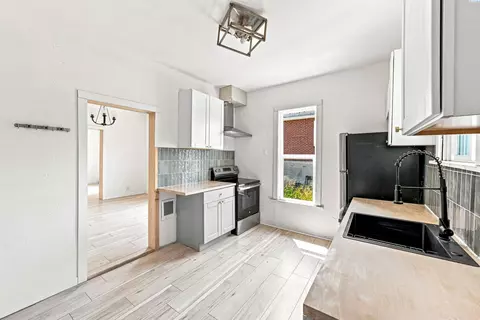 Kitchen - 225 SE Spring St, Pullman, WA 99163 photo 3 of 3