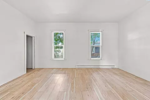 Living - 225 SE Spring St, Pullman, WA 99163 photo 3 of 3