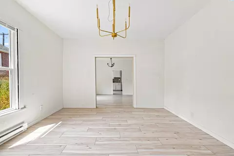 Living - 225 SE Spring St, Pullman, WA 99163 photo 1 of 3