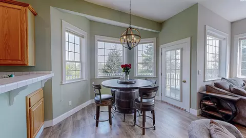 Dining - 760 SW Staley Dr, Pullman, WA 99163 photo 2 of 2