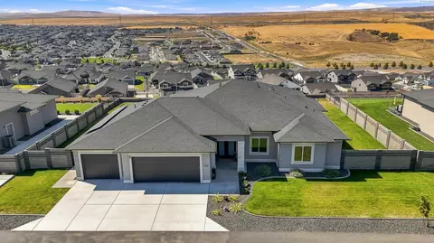 7220 W 22nd Pl, Kennewick, WA 99338