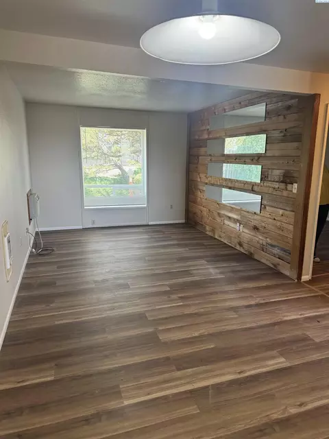 Living - 1701 NW Lamont #D, Pullman, WA 99163 photo 1 of 3