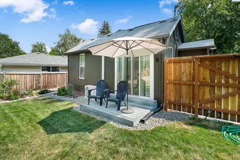 Exterior - 615 SE Side St, Pullman, WA 99163 photo 4 of 8