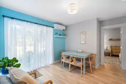 Dining - 615 SE Side St, Pullman, WA 99163 photo 1 of 1