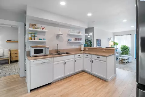 Kitchen - 615 SE Side St, Pullman, WA 99163 photo 1 of 2