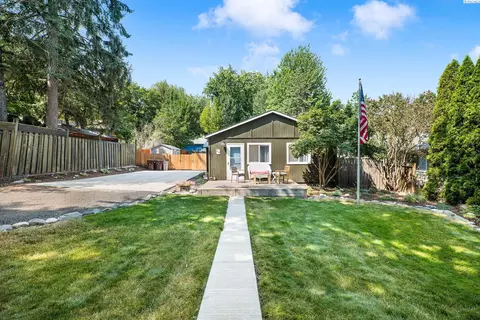 Exterior - 615 SE Side St, Pullman, WA 99163 photo 6 of 8