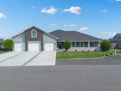 Exterior - 6401 Eagle Crest Dr, Pasco, WA 99301 photo 2 of 5