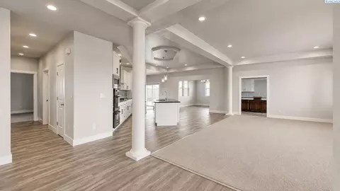 Entry Way - 6401 Eagle Crest Dr, Pasco, WA 99301 photo 1 of 3