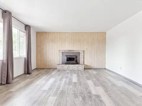 Living - 220 NW Timothy St, Pullman, WA 99163 photo 3 of 6