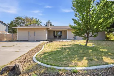 4617 W 14th Ave, Kennewick, WA 99338