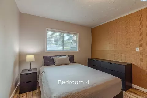 Bedroom - 600 SW Crestview St #15, Pullman, WA 99163 photo 10 of 11