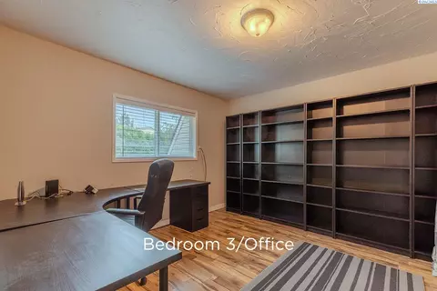 Bedroom - 600 SW Crestview St #15, Pullman, WA 99163 photo 7 of 11